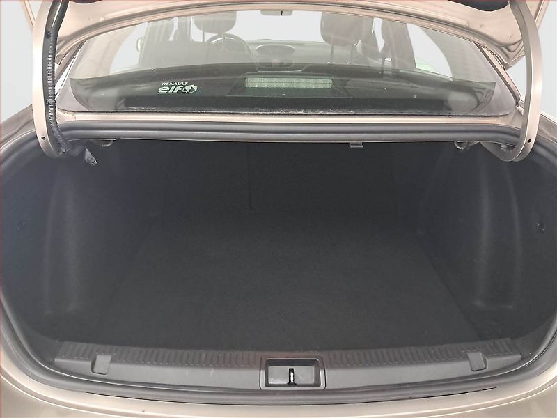 Renault Fluence (2010) 1.6 16V, po STK, servisované - fotka 13 z 22