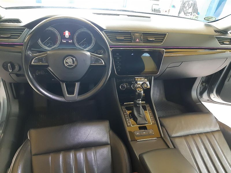 Škoda Superb 2.0 TSI COMBI L&K DSG 4x4    - fotka 9 z 29
