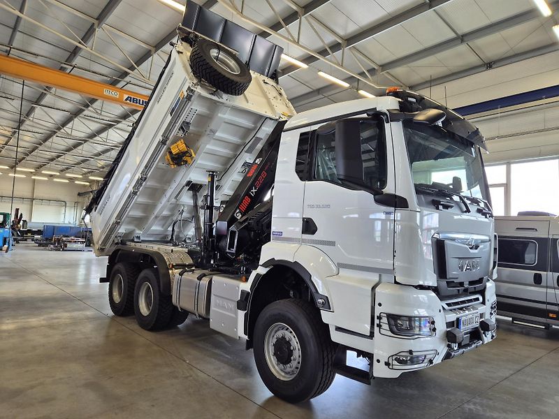 MAN TGS 33.520 6x6 RUKA HIAB SKLÁPĚČ  - fotka 39 z 39