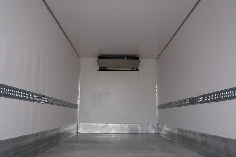 Mercedes-Benz (2018) Atego 1530 E6 Lamberet refrige - fotka 25 z 30