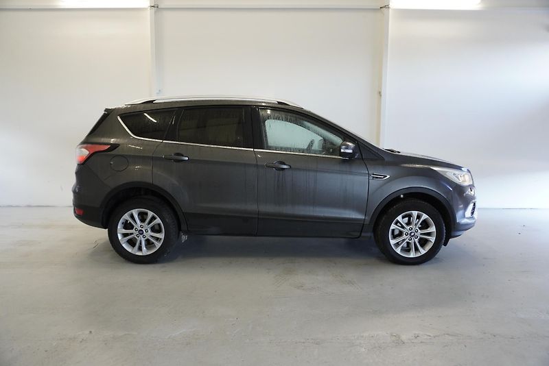 Ford Kuga (2019) 2.0 TDCI TITANIUM AUTOMAT - fotka 4 z 31