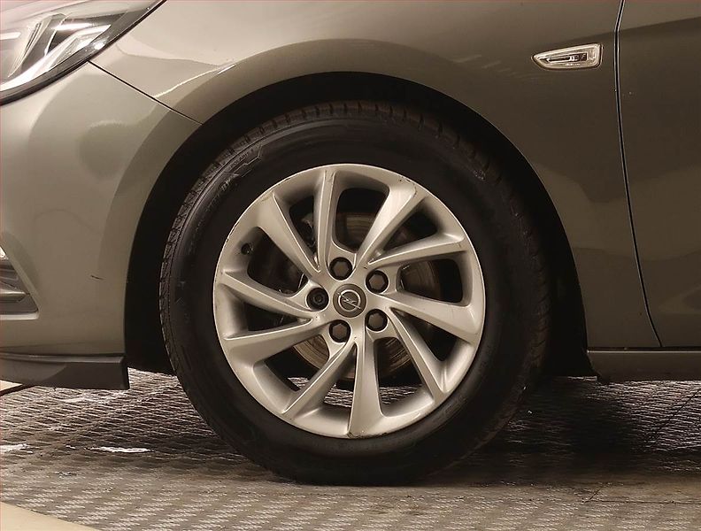 Opel Astra (2019) 1.6 CDTI, Navi, Tempomat - fotka 15 z 18