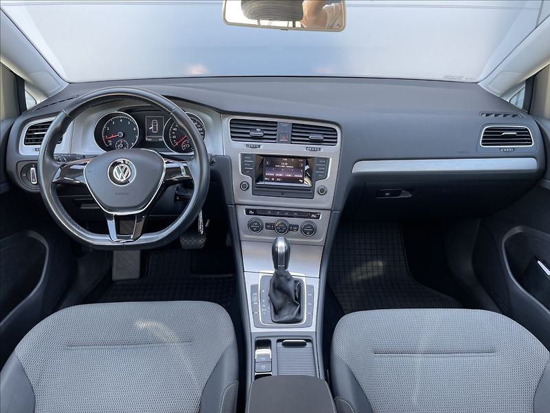 Volkswagen Golf 1,2 TSI 77KW DSG,ČR.1.MAJ. - fotka 9 z 33