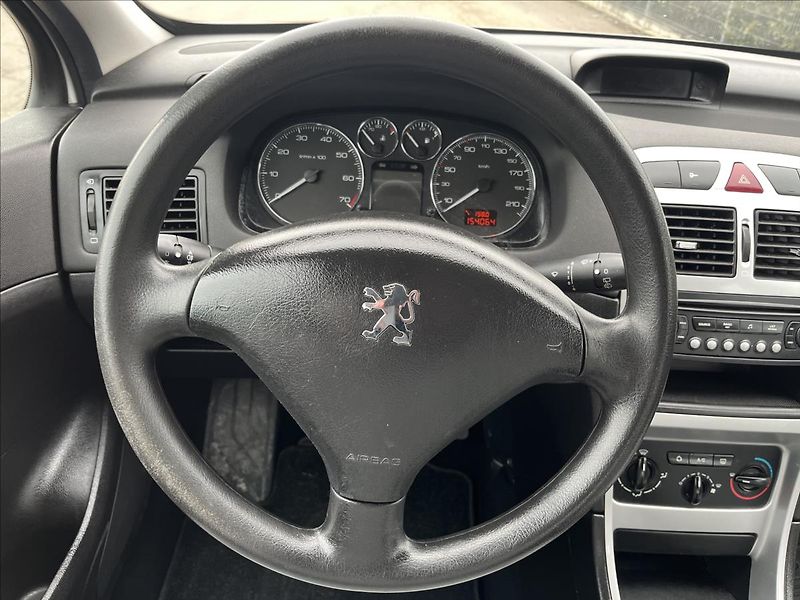 Peugeot 307 1,4 i KLIMA STK 1/28 - fotka 15 z 28
