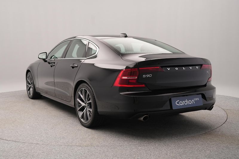 Volvo S90 T6 AWD MOMENTUM AUT 1.maj - fotka 8 z 53