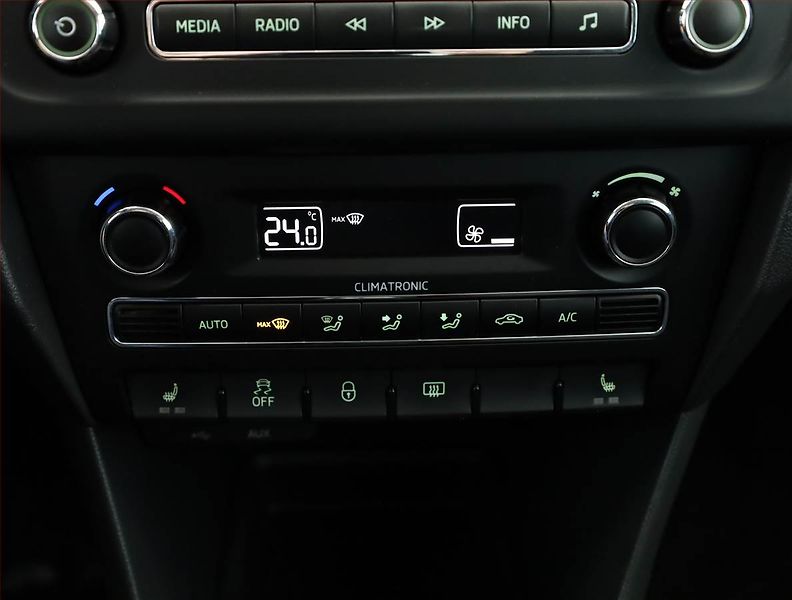 Škoda Rapid (2014) 1.2 TSI, po STK, plně pojízdný - fotka 12 z 17
