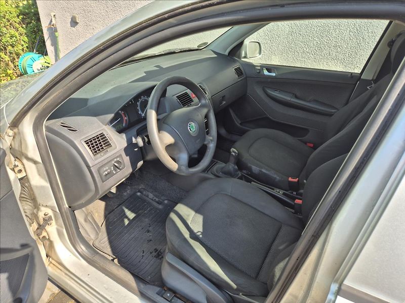 Škoda Fabia 1,4 i 16V Combi Klima 2xAirbag - fotka 11 z 25