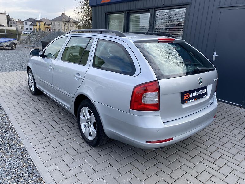 Škoda Octavia 1.4 TSI 90kW -ELEGANCE-PDC-ALU - fotka 3 z 44