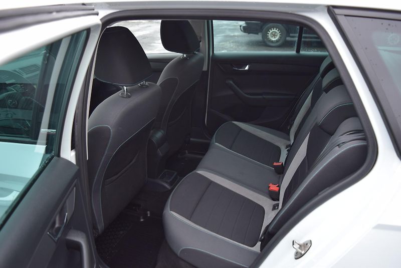 Škoda Fabia (2016) 1.2TSI 81kw AMBITION JOY OPS - fotka 15 z 49