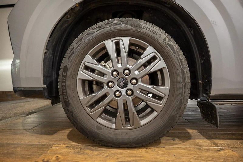 Ford Tourneo Custom 2.0 EcoBlue 125 kW 4x4 - fotka 45 z 48