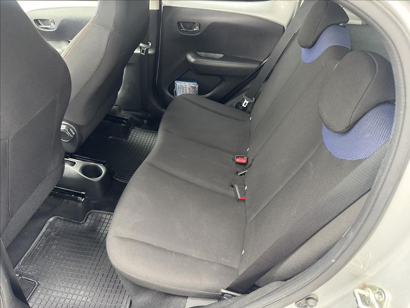 Citroën C1 1,0 VTi, JCC+,Carplay,Kamera - fotka 27 z 28