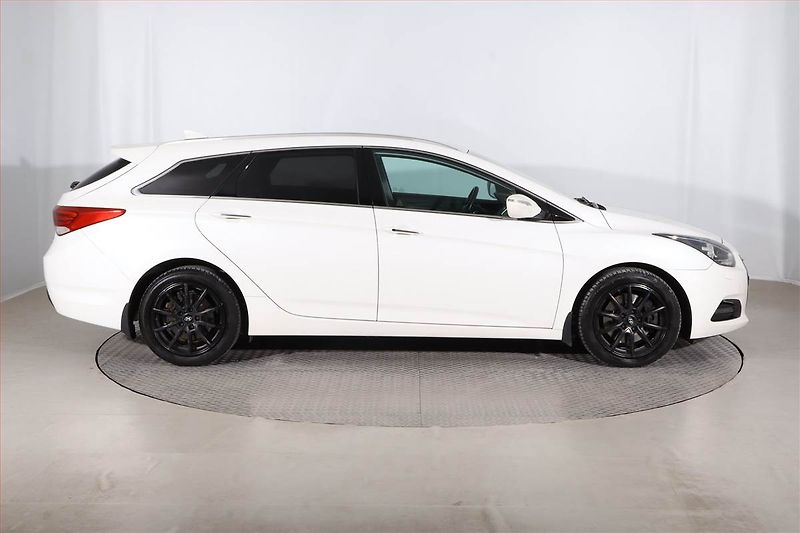 Hyundai i40 (2015) 1.7 CRDi, Automat, Serv.kniha - fotka 6 z 23