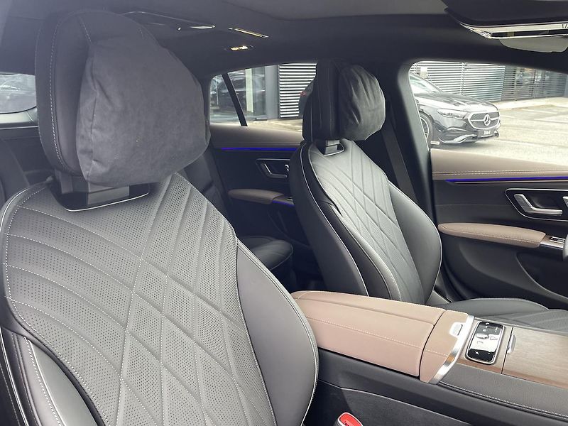 Mercedes-Benz EQS (2024) 450 4MATIC Electric Art - fotka 18 z 31