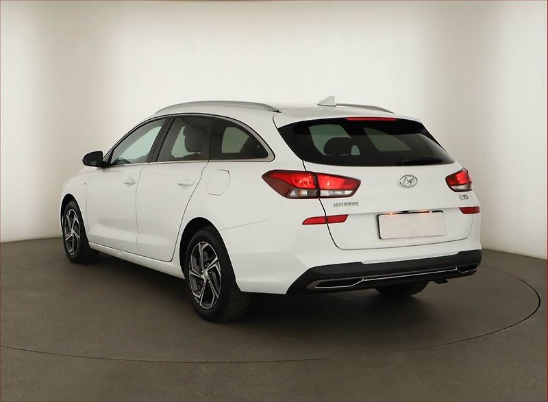 Hyundai i30 (2021) 1.5 T-GDI MHEV, ČR,1.maj - fotka 4 z 14