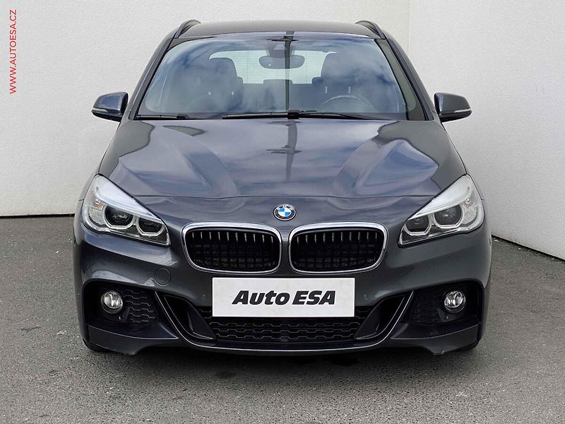 BMW Řada 2 (2016) 2.0D xDrive218d, M Sport, AT - fotka 2 z 17
