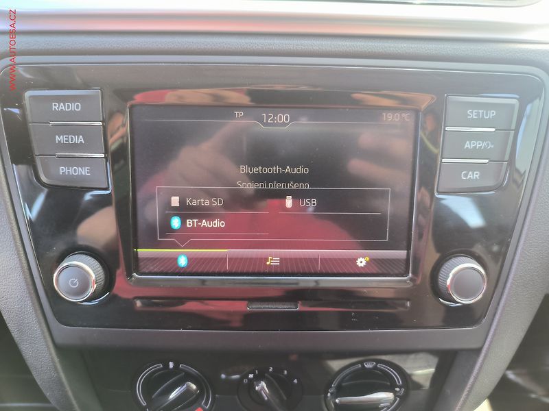 Škoda Rapid (2018) 1.0 TSI, ČR, AC, výhřev sed - fotka 12 z 16