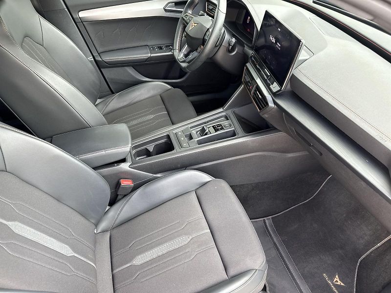 Cupra Formentor (2022) 2.0 TSI DSG VZ 4Drive - fotka 9 z 33
