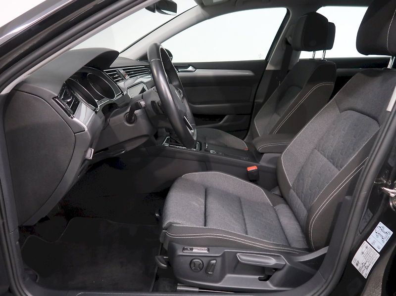 Volkswagen Passat (2023) BUSINESS PREMIUM 2.0TDI 110KW - fotka 12 z 36