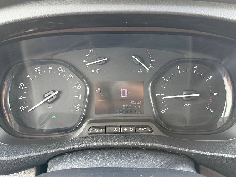 Citroën Jumpy (2017) 1.6 BlueHDi 85 kW - fotka 10 z 20
