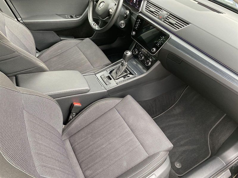 Škoda Superb (2022) Combi 2.0 TDI DSG Style - fotka 8 z 37