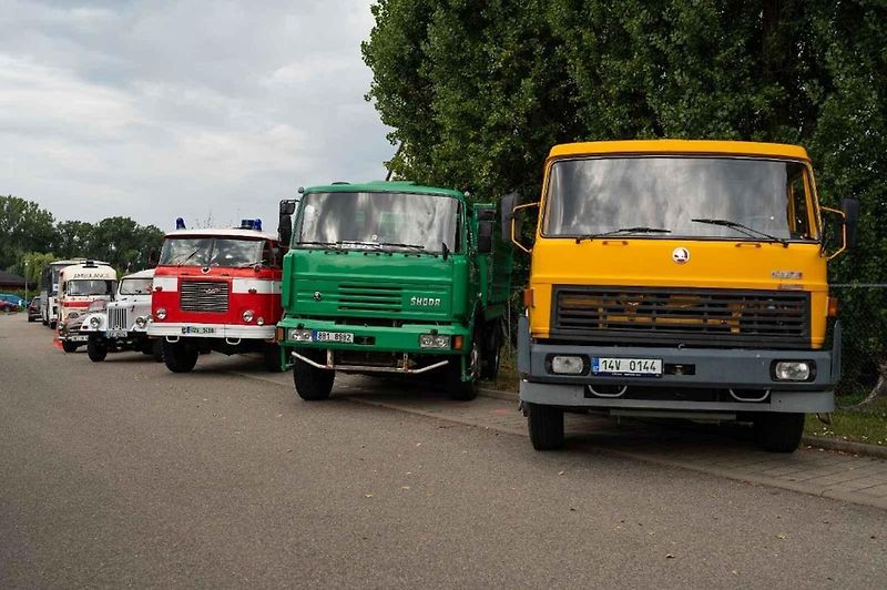 Historie na čtyřech kolech. Telnice hostila přehlídku autobusových legend.