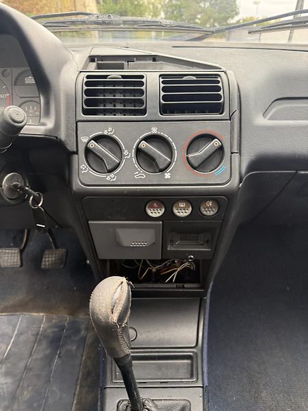 Peugeot 205 1.9 TD 51 kW - fotka 12 z 16
