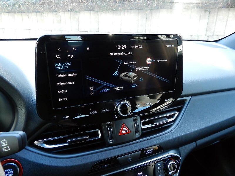 Hyundai i30 N-LINE FL 1.5 T-GDI 103 kW DPH - fotka 22 z 29