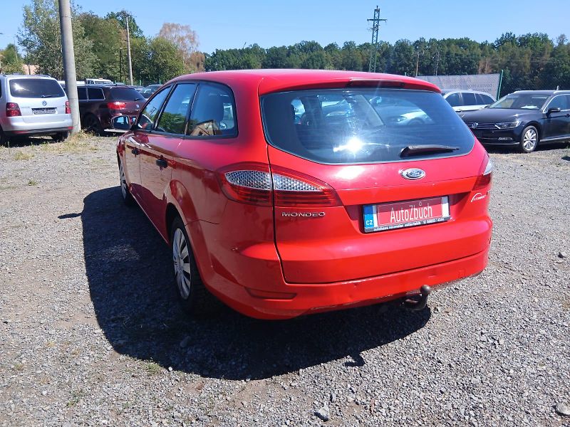 Ford Mondeo 2.0 TDCI, automat - fotka 12 z 31