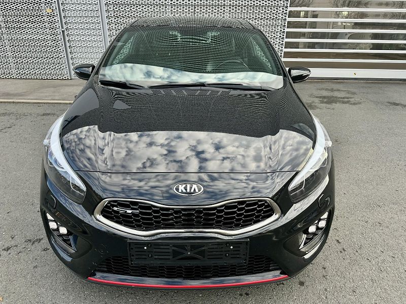 Kia Ceed (2016) 1.6 T-GDI 150kW GT Plus RECARO - fotka 2 z 25