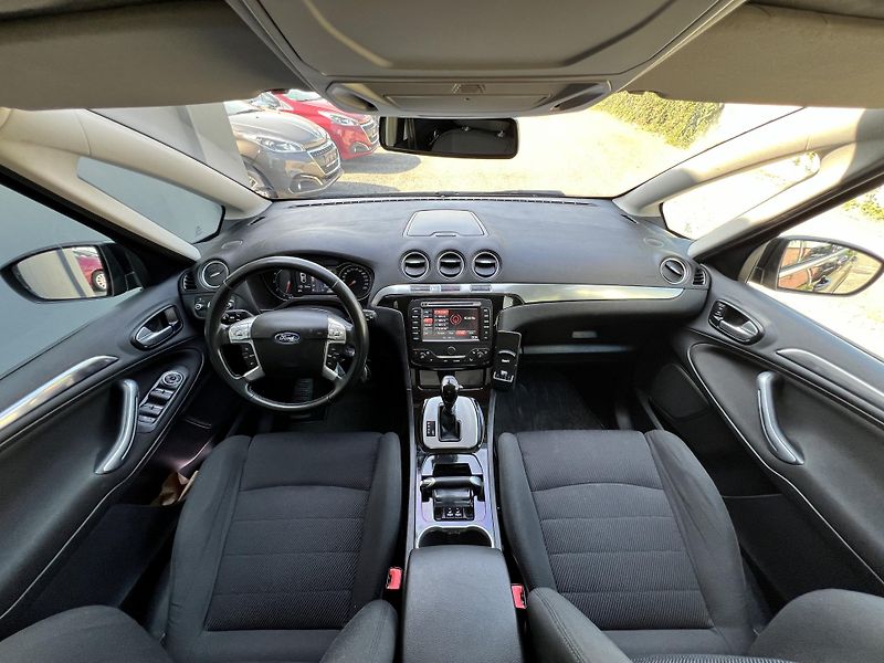 Ford S-MAX 2.2TDCi AUTOMAT NAVI KLIMA - fotka 18 z 44