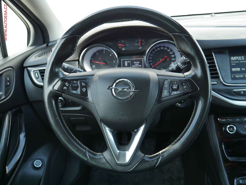 Opel Astra (2016) 1.6CDTi, AC, kamera - fotka 13 z 20