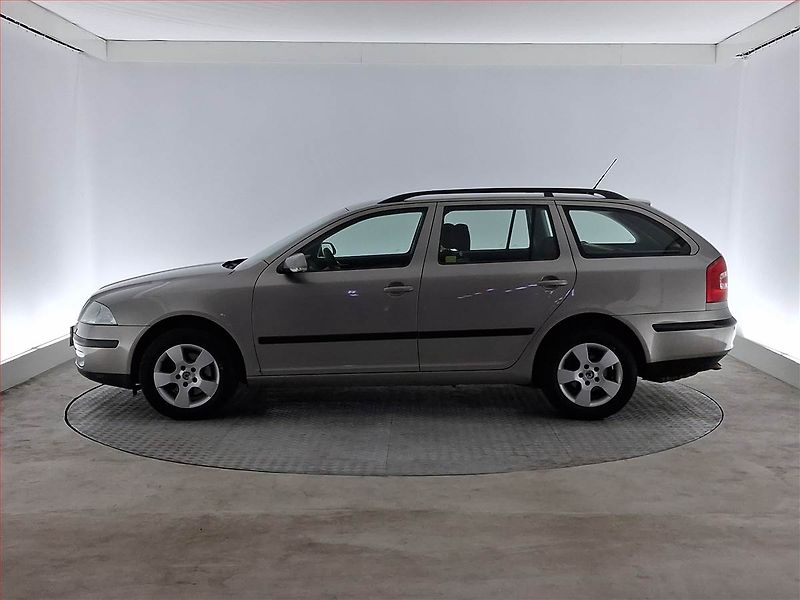 Škoda Octavia (2006) Elegance 2.0 TDI, 4X4, Tažné - fotka 3 z 15
