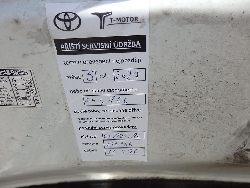Toyota Corolla 1.8i HYBRID + LPG - fotka 28 z 35