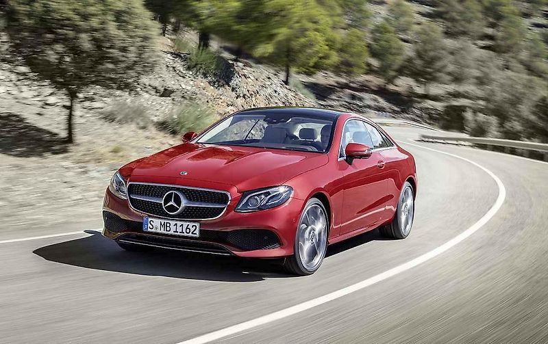 Mercedes-Benz třídy E Coupé.