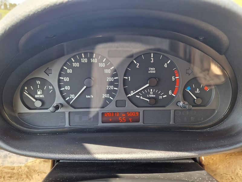 BMW Řada 3 (2002) 330 XD, sedan, 2002, TOP stav - fotka 15 z 20