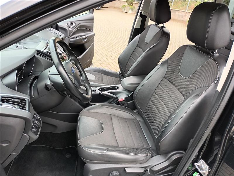 Ford Kuga 2,0 TDCi,120kw,4x4,NAVI,KAMERA - fotka 14 z 50