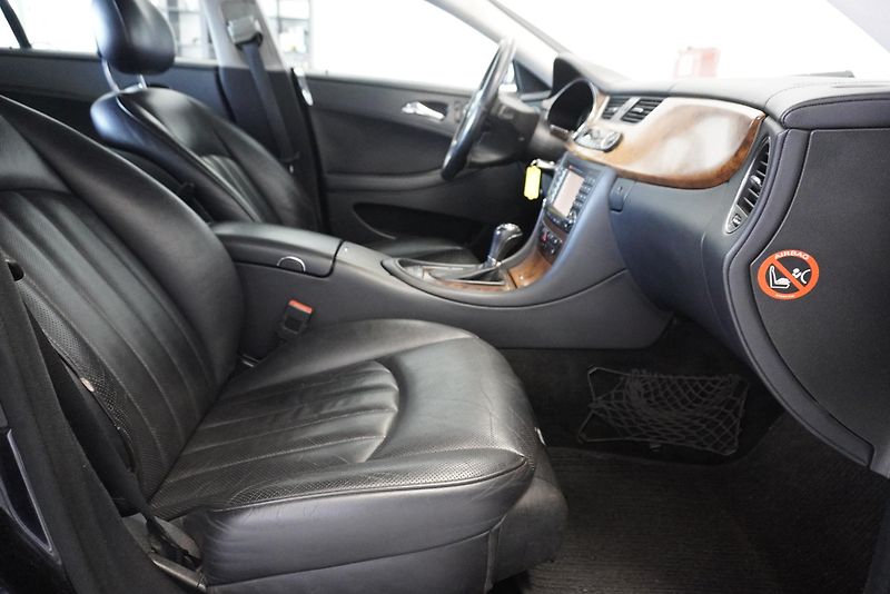 Mercedes-Benz CLS (2005) CLS350 3,5I AUTOMAT - fotka 27 z 31