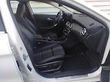 Mercedes-Benz GLA 200d 4MATIC,AT,ČR - náhled 10