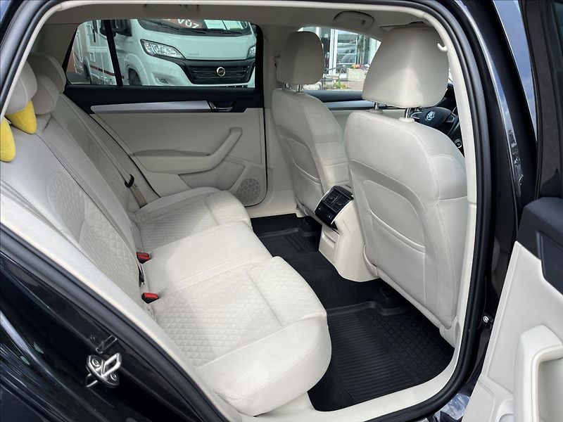 Škoda Superb 2,0  TDi Style,4x4 - fotka 6 z 13