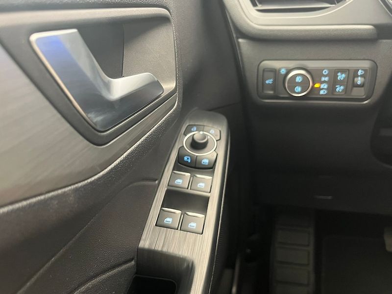 Ford Kuga 2.5 HEV 4X4 REZERVOVÁNO - fotka 24 z 70