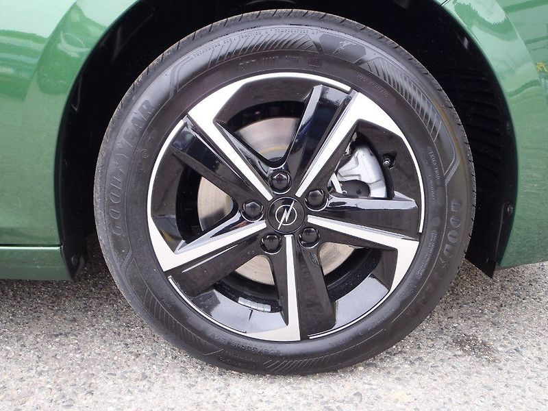 Opel Astra ST Edition Hybrid 1.2 Turbo - fotka 33 z 33