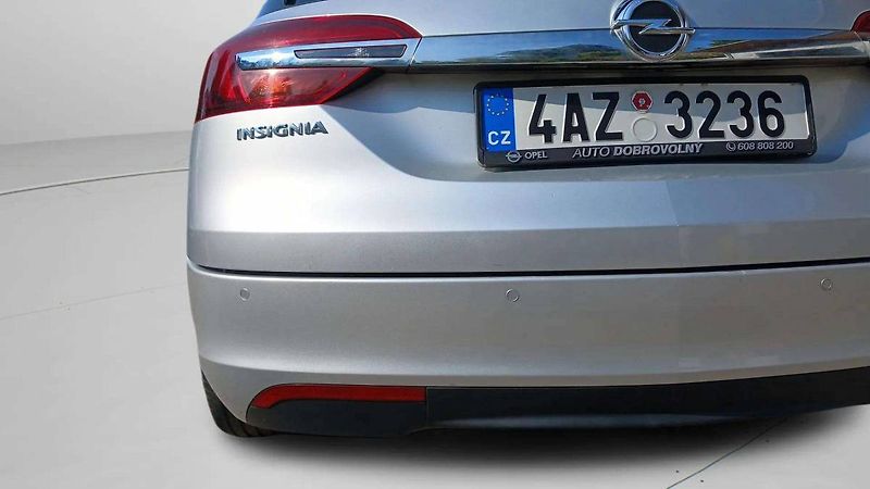 Opel Insignia ST 1.6CDTi MT6 - fotka 28 z 29