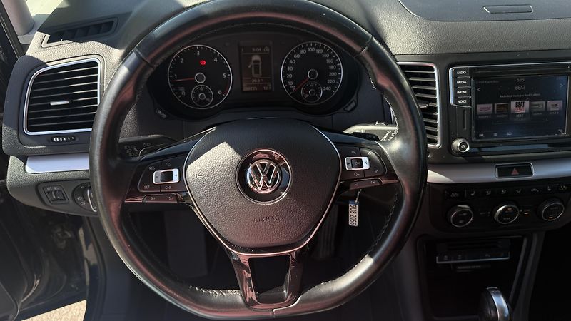 Volkswagen Sharan (2015) 2.0 TDI 110KW DSG 7MÍST - fotka 20 z 26