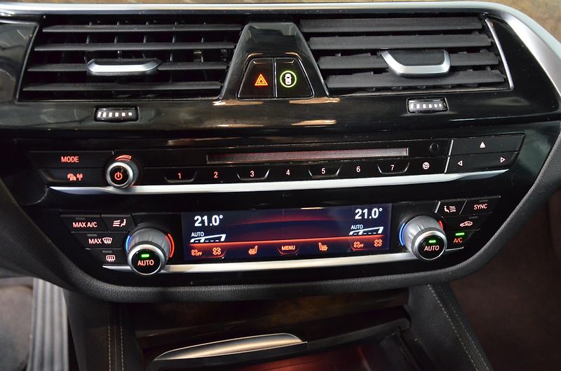 BMW Řada 6 (2018) 640d GT XDRIVE Luxury - fotka 16 z 28