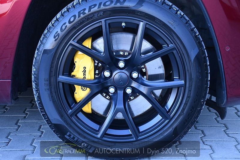 Jeep Grand Cherokee 6.2 V8 TRACKHAWK ČR 1M - fotka 44 z 49