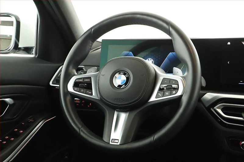 BMW Řada 3 (2023) 320 d - fotka 18 z 20