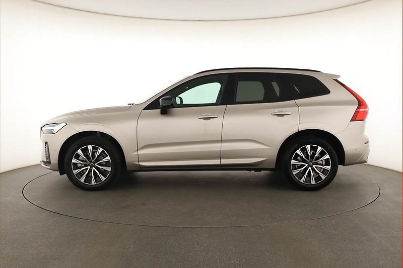 Volvo XC60 (2023) B4 AWD - fotka 3 z 25