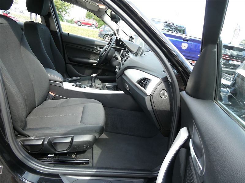 BMW Řada 1 1,5 116i 80kW koupeno v ČR - fotka 24 z 39