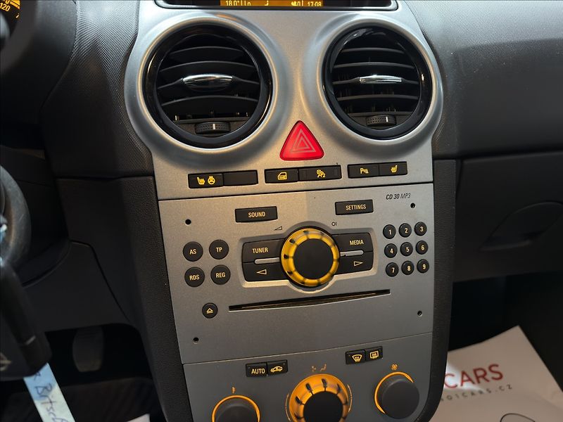 Opel Corsa 1,4   iSPORT TOP STAV I VZHLED - fotka 14 z 43