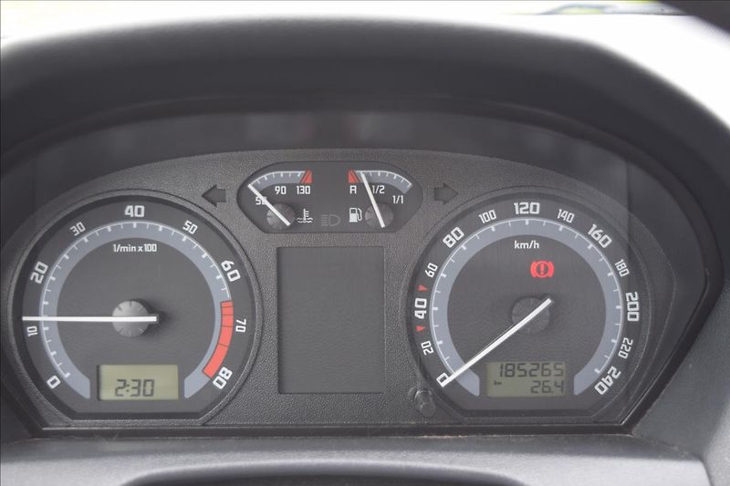 Škoda Fabia 1,4 i 74KW TAŽNÉ KLIMA PO STK - fotka 37 z 46